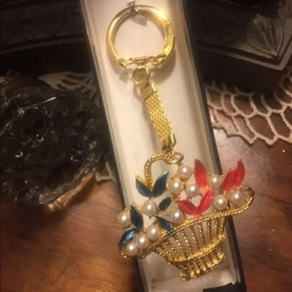 Vintage Basket of Flowers Keychain